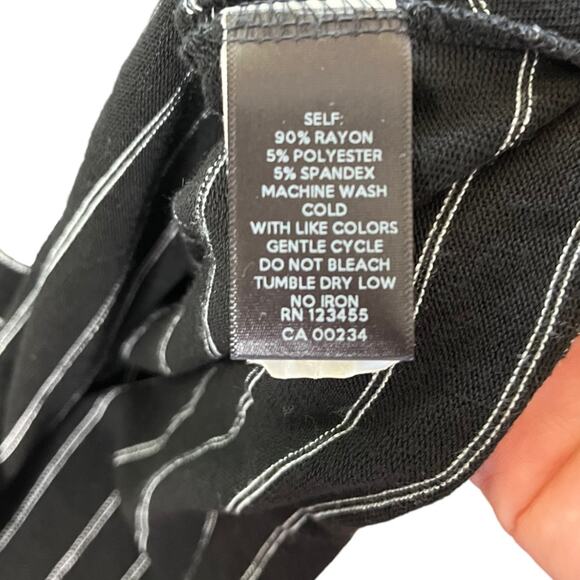 Design Lab Lord & Taylor black white stripe cold shoulder knit Medium - Picture 4 of 4